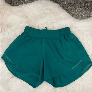 LULULEMON SIZE 4 SHORTS 4”